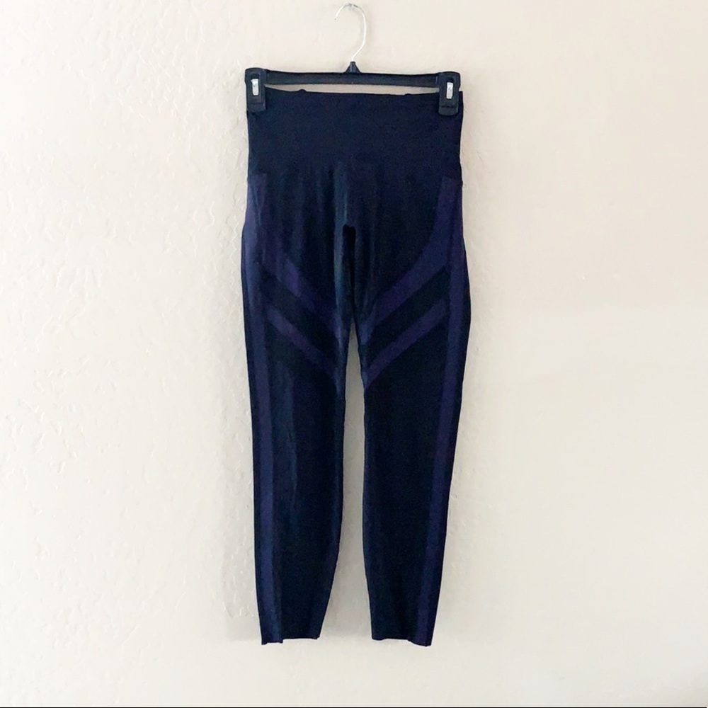 🌿Final Sale Zyia High Waisted Black‎ and Blue Paneled Crop Legging